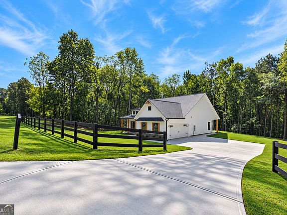 3rd image of 338 Dunn Rd