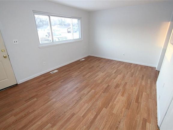 4th image of 4713 Willowbrook Dr