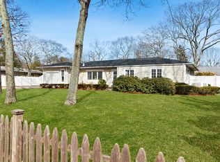 4 Warner Rd, Hampton Bays, NY 11946