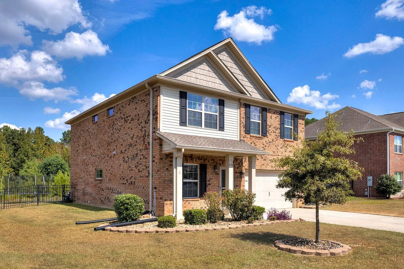 5 bed, 3.0 bath, 2395 sqft, $2,350 — Photo 1