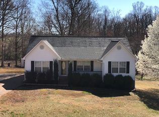 189 Beaver Creek Dr, Chesnee, SC 29323