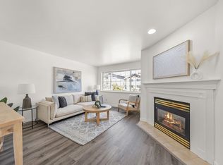 911 N 95th St #911, Seattle, WA 98103