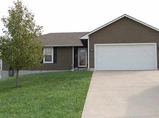 3417 NW 39th Ct, Topeka, KS 66618