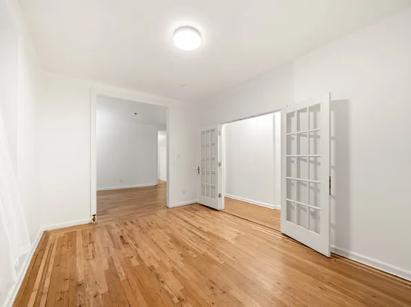 834 Riverside Drive image 5 of 12