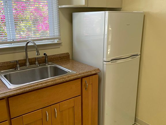 5th image of 2611 Hillegass Ave #B