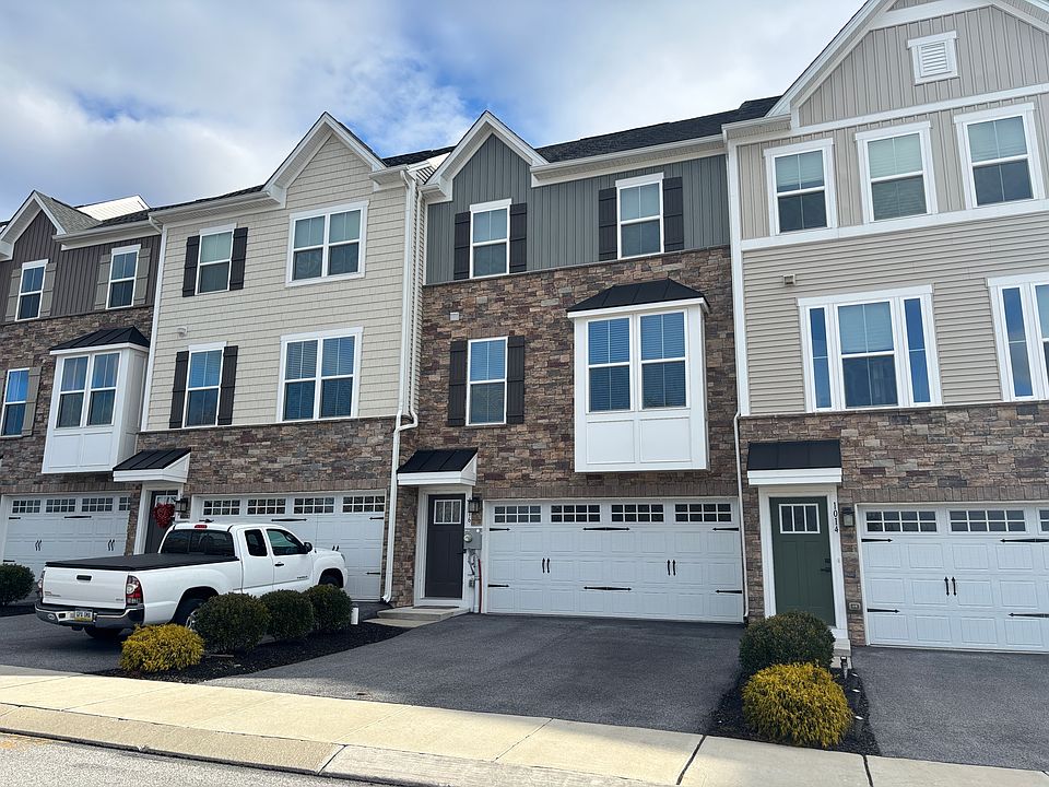 1st image of 1016 Rosecroft Ln