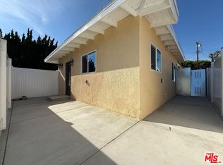 19055 Gledhill St, Northridge, CA 91324