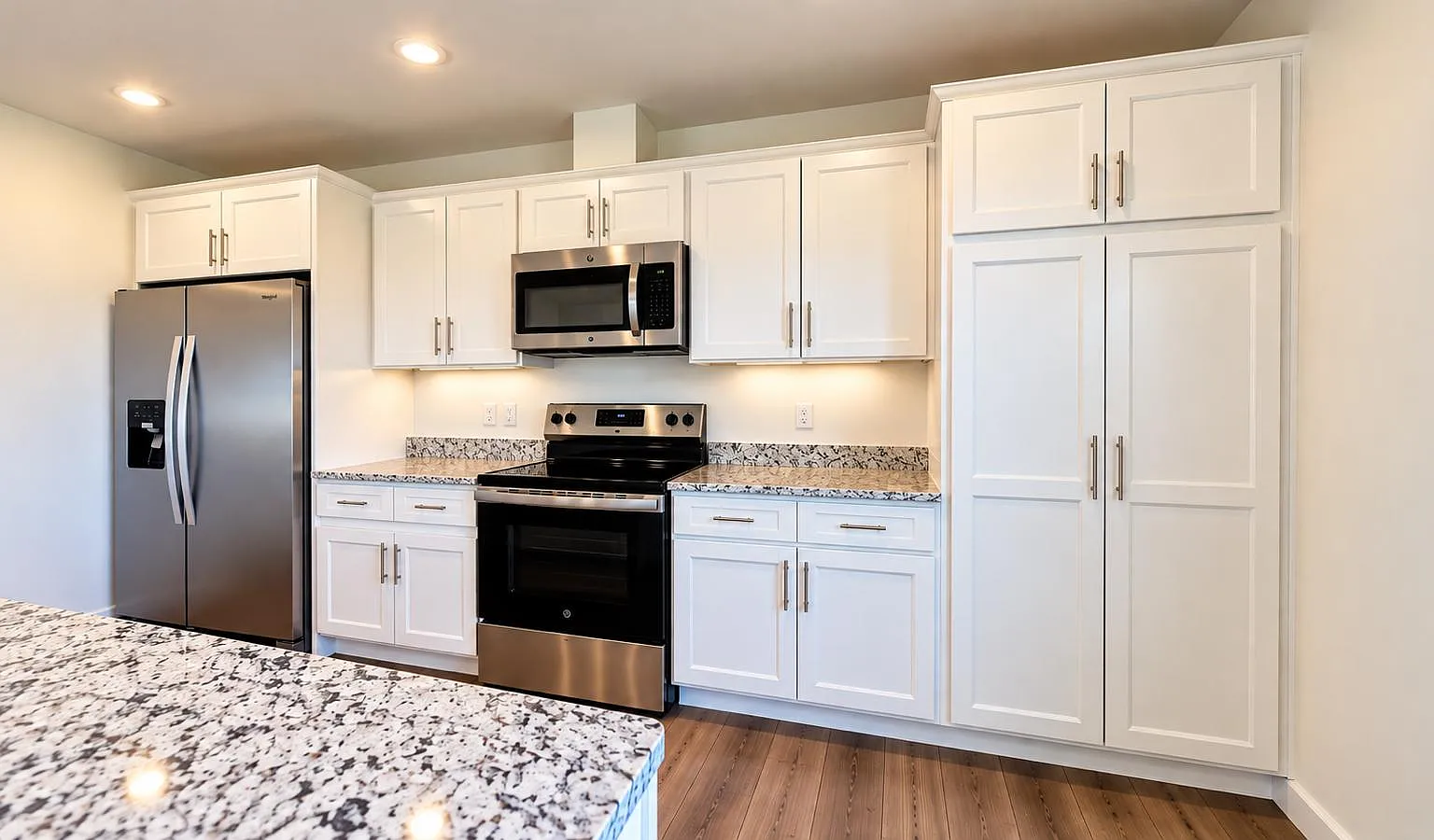 3 bed, 2.5 bath, 1510 sqft, $2,300 — Photo 4