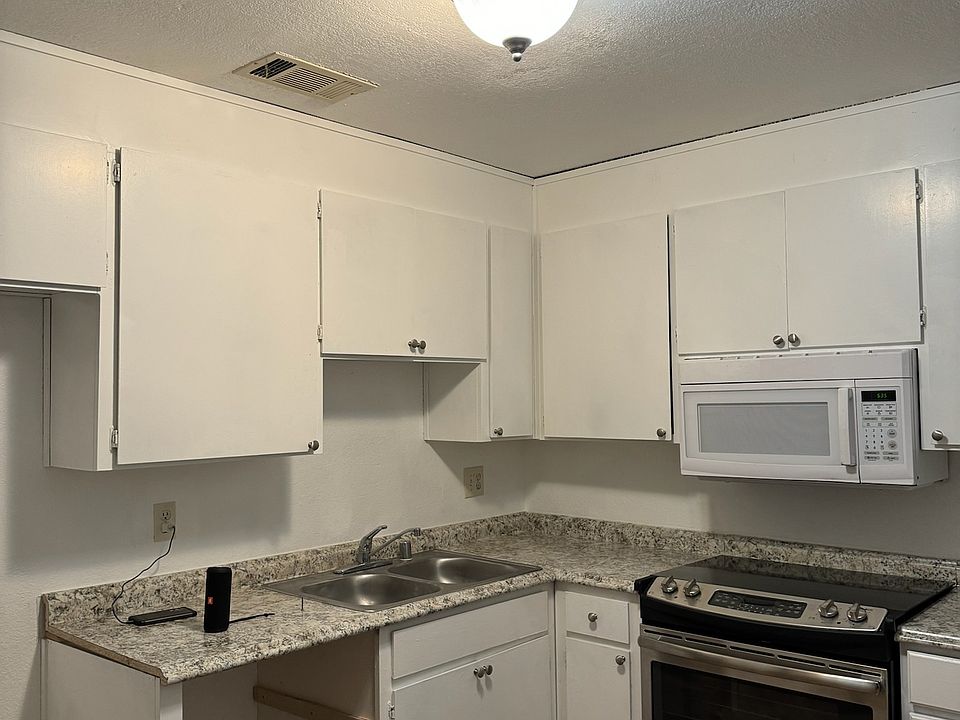 1st image of 5612 Blackoak Ct