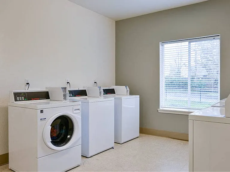 Quail Run Apartments — Photo 8