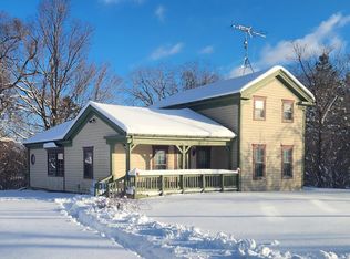 5726 N Lyons Rd, Burlington, WI 53105