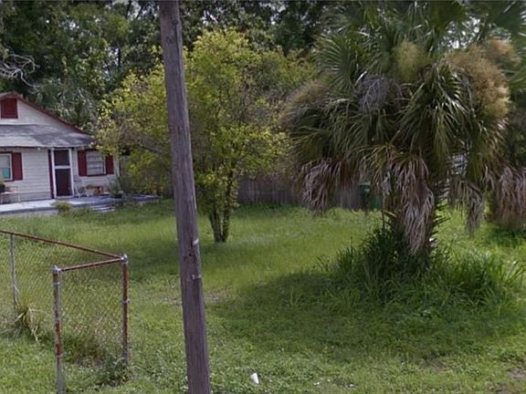 2nd image of 2706 E 9th Ave