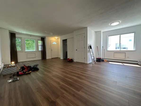 (undisclosed Address), Woodhaven, NY 11421