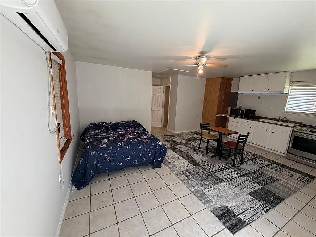 1 bed, 1.0 bath, 460 sqft, $850 — Photo 2