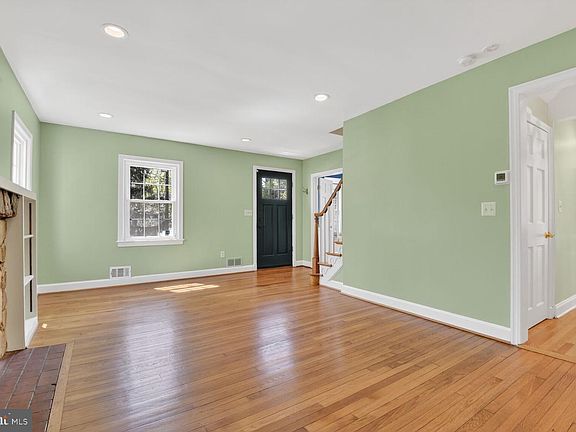 4th image of 12 Parkside Rd