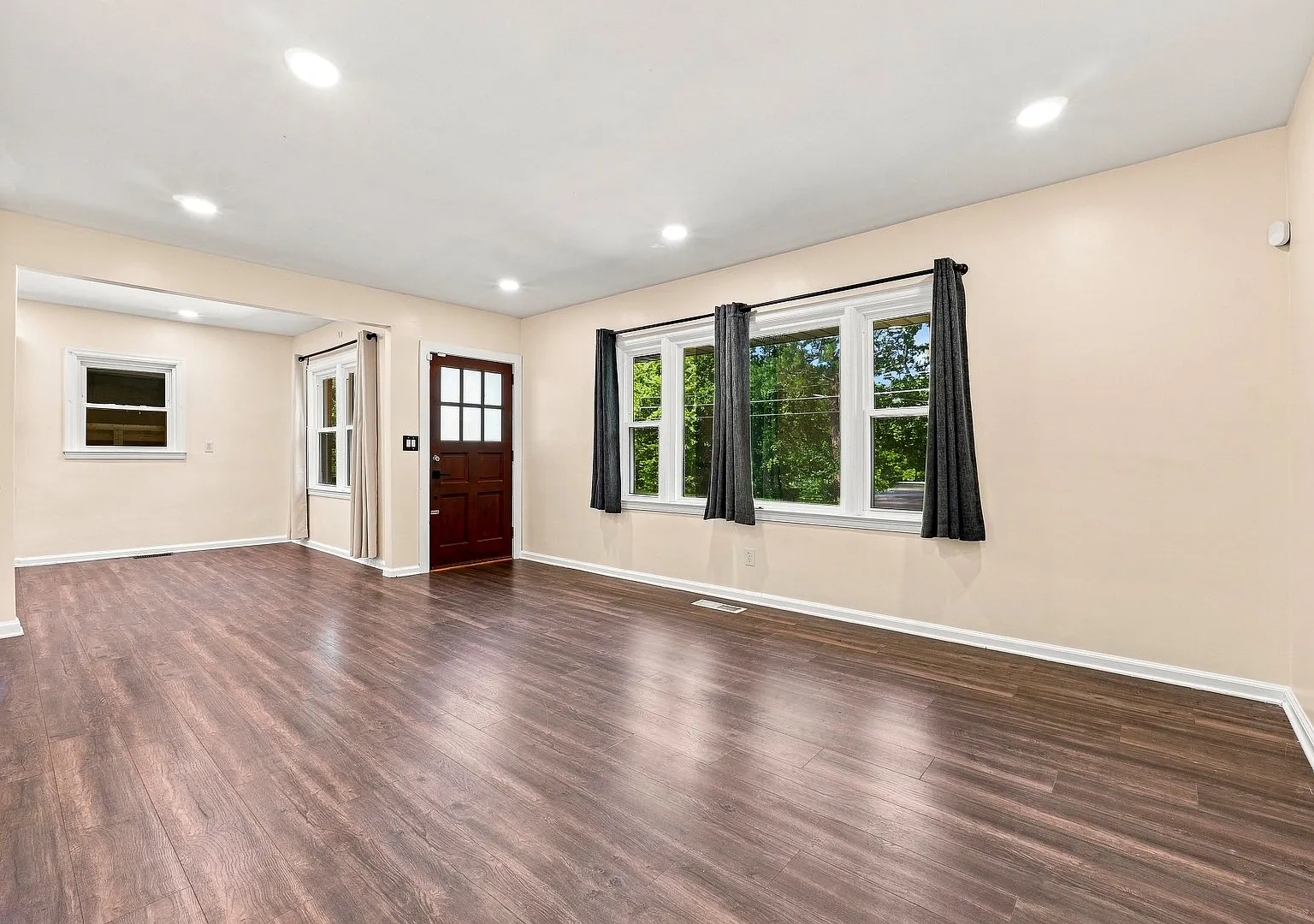 3 bed, 1190 sqft, $2,195 — Photo 2