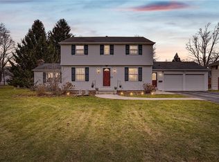 19 Maryvale Dr, Webster, NY 14580