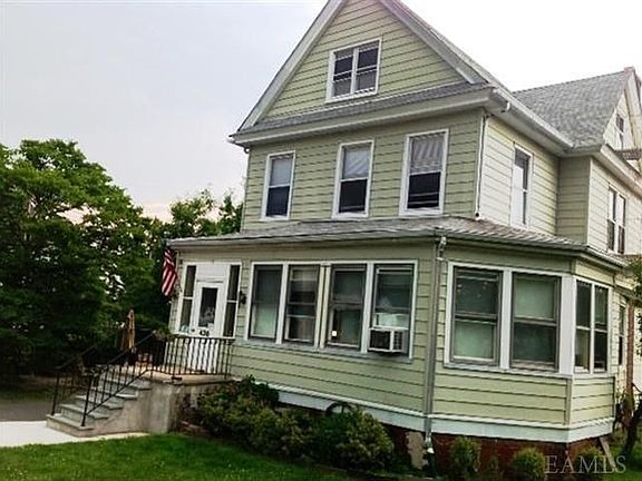 3rd image of 436 Bellevue Ave
