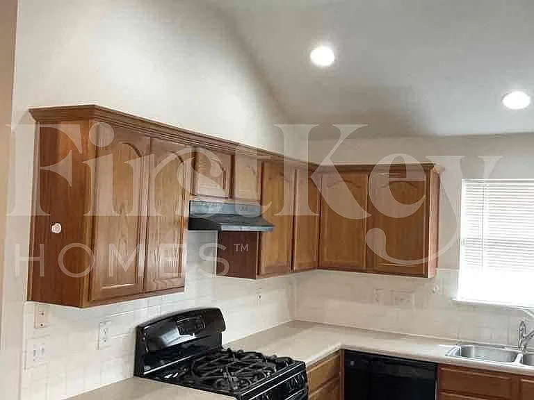 8422 Cherisse Dr — Photo 6