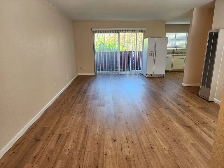 725 Pope Dr #C — Photo 2