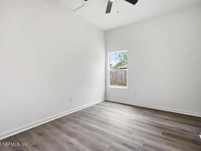 12164 Lyons St — Photo 16