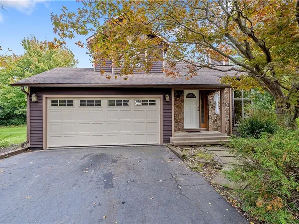 7731 Bainbridge Dr, Liverpool, NY 13090