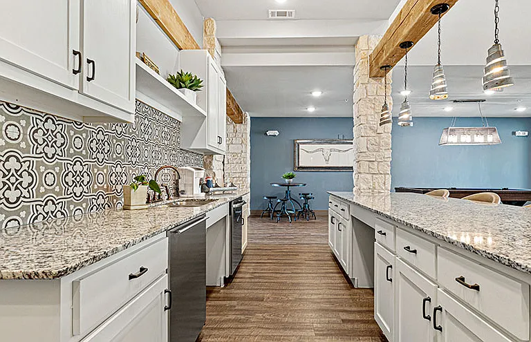 Hickory Creek Ranch Apartments — Photo 12