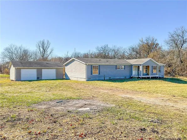 19372 Highway B, Green Ridge, MO 65332