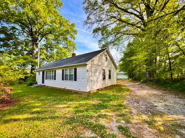 1765 Hollywood Dr, Jackson, TN 38305