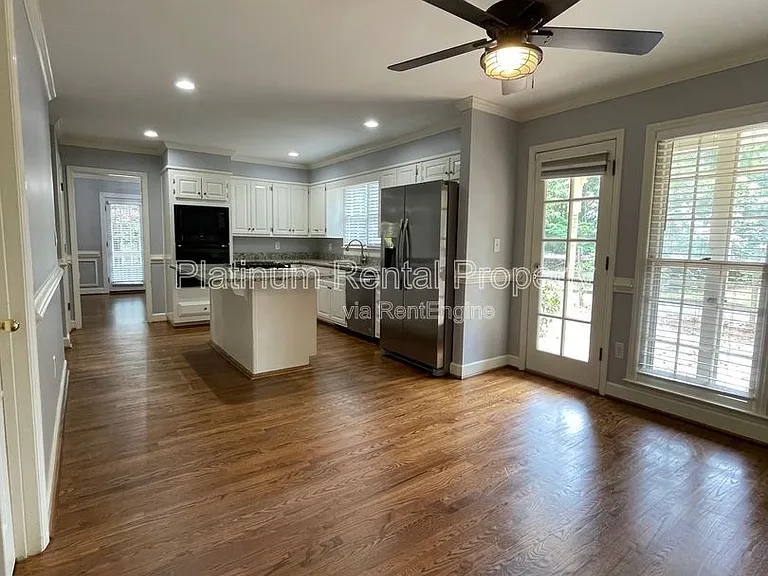 4204 N Mountain Rd NE — Photo 12