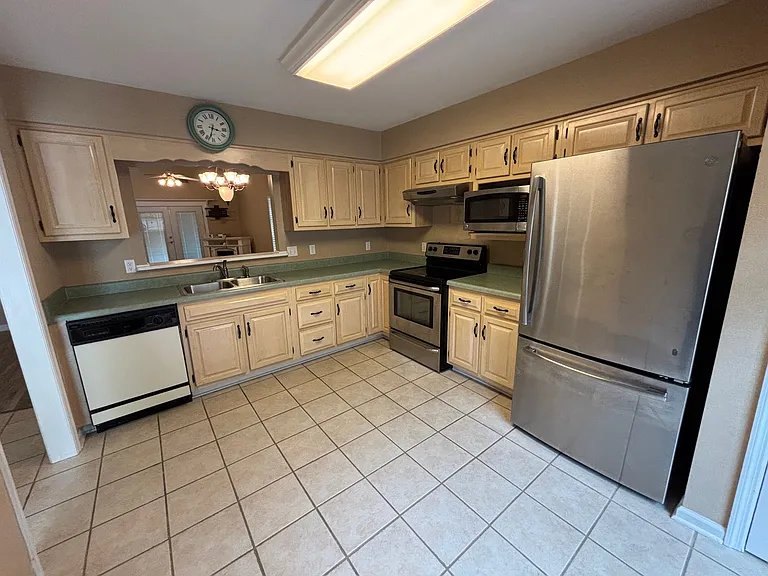 6723 Hickory Trace Cir — Photo 7