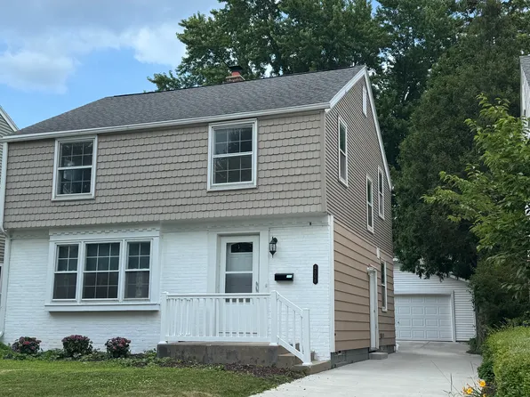 4508 N Woodruff Ave, Shorewood, WI 53211