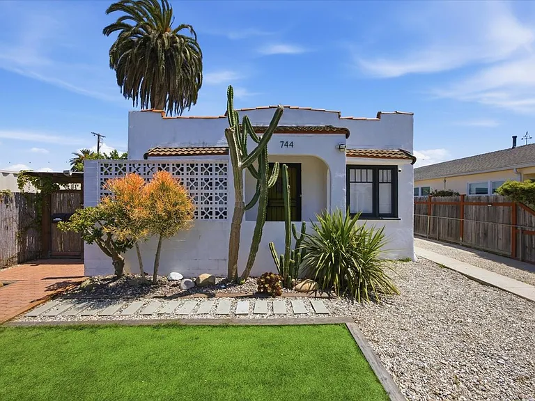 744 Flower Ave — Photo 21