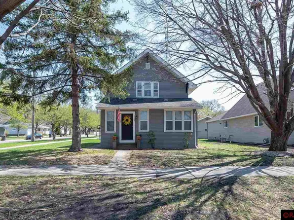 1127 N 4th St, Mankato, MN 56001