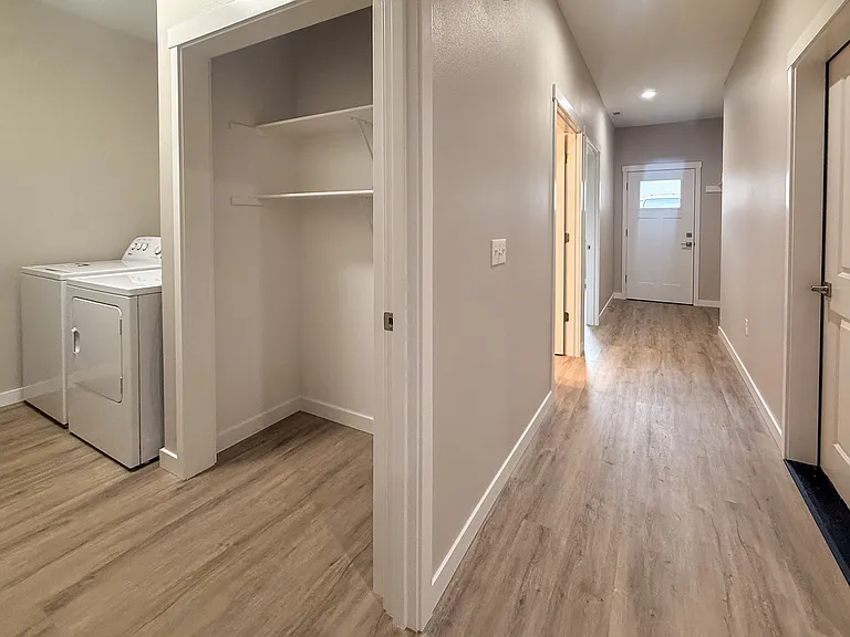 5552 Skyline Rd S — Photo 7