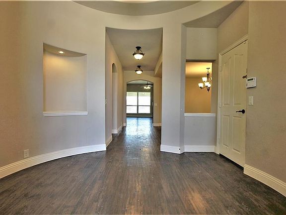 2nd image of 1015 Sheldon Dr