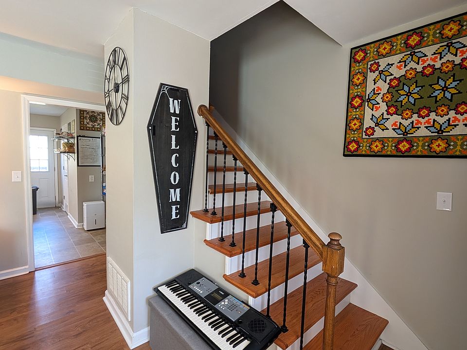 stairs to upper level