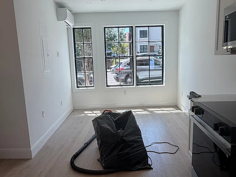1439 Tremont St #1A — Photo 5