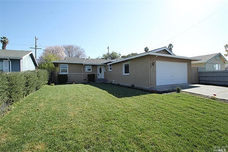 1st image of 324 Amelia St