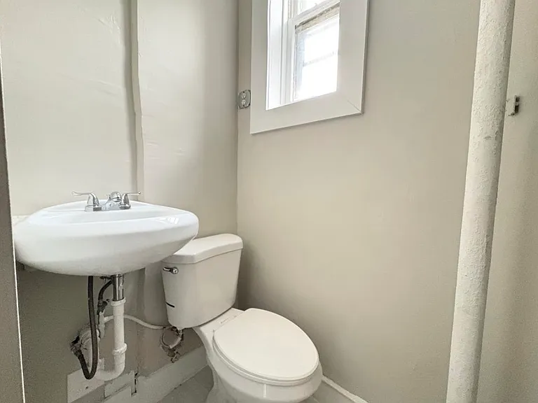185 Beacon Ave #6 — Photo 5