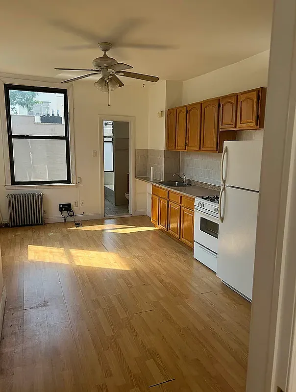 156 Calyer Street 3R