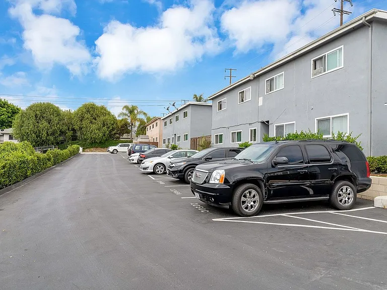 Canyon Drive Apartment Homes — Photo 24