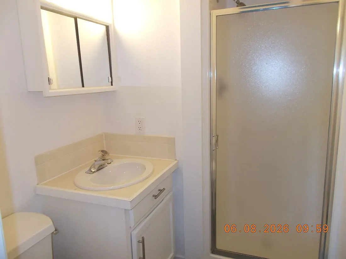 2 bed, 816 sqft, $2,375 — Photo 2