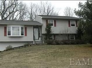 4 Pierce Arrow Rd, Hopewell Junction, NY 12533