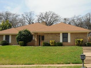 1800 Morrison Dr, Fort Worth, TX 76112