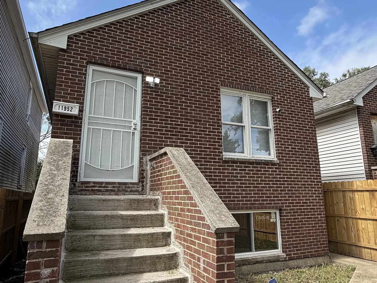 3 bed, 1241 sqft, $1,800 — Photo 1