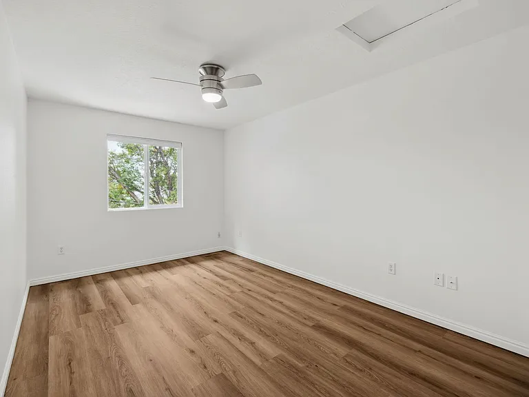 1311 N Gingham Ave — Photo 15