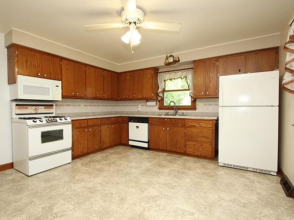 5th image of 842 19th Ave N