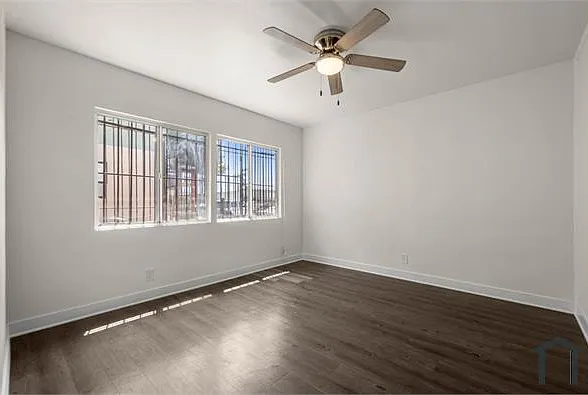 14616-14618 Blythe St #4 — Photo 13