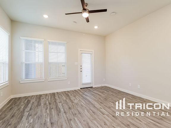 3rd image of 9835 Willow Creek Commerce Dr #500